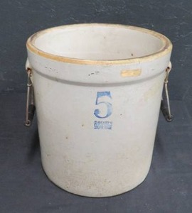 VINTAGE CROCK