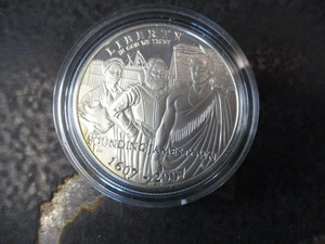 1607-2007-P Founding of Jamestown US Silver Dollar 1oz Silver Commemorative in protective, removable capsule