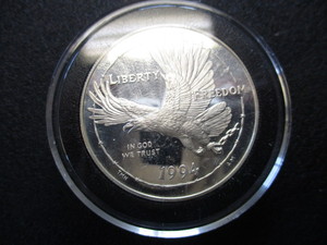 1994-P National Prisioner of War Museum US Silver Dollar 1oz Silver Commemorative in protective, removable capsule