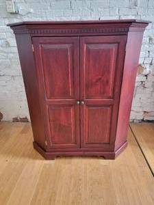 lot 3 image: Elegant Corner Entertainment Cabinet