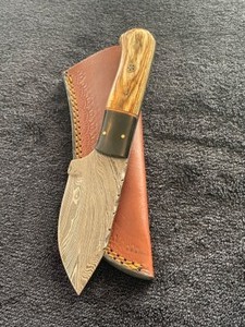 Custom Damascus Steel Knife