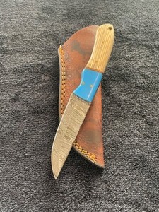Custom Damascus Steel Knife