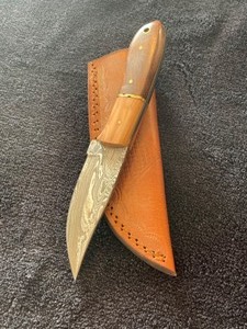 Custom Damascus Steel Knife
