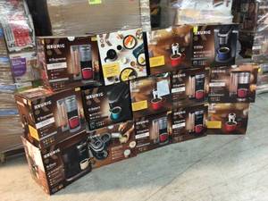 Pallet with assorted Keurig Coffee Makers Customer Returns various models and conditions see pictures