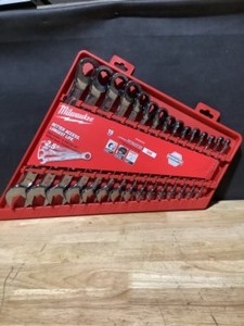 Milwaukee SAE Combination Ratcheting Wrench Mechanics Tool Set (15-Piece). See Pictures