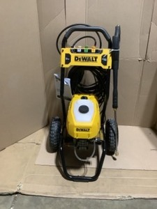 DEWALT 2400 PSI 1.1 GPM Cold Water Electric Pressure Washer. See Pictures