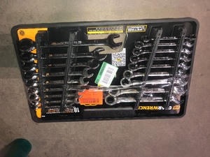 GEARWRENCH SAEMM 90-Tooth Pro Combination Ratcheting Wrench Tool Set with Tray (18-Piece)