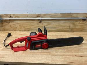 lot 33 image: CRAFTSMAN 12 AMP 16-IN. CHAINSAW (Corded)