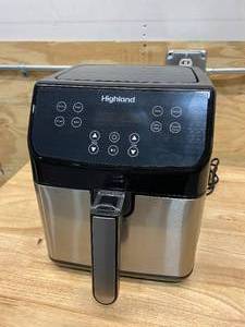 lot 138 image: HIGHLAND 5.8-Quart Black Air Fryer
