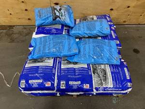 lot 139 image: 40 LB. Bags of Ice Melt (approximately 25 bags)