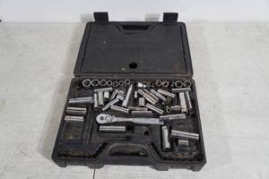 lot 72 image: Craftsman Ratchet and Sockets