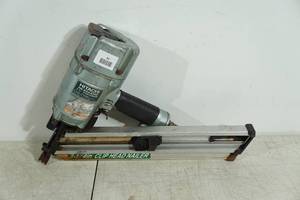 lot 94 image: Hitachi NR83AA3 3-14 Air Framing Nailer