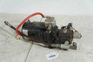 lot 103 image: 12 Volt Electric Pump