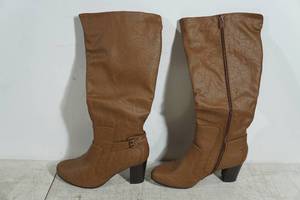 lot 114 image: NEW Journee Collection Carver Boot - Womens 8.5