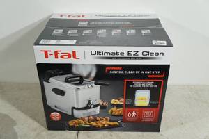 lot 134 image: NEW T-Fal Ultimate EZ Clean Semi-Pro Deep Fryer