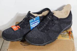 lot 161 image: NEW Skechers Relaxed Fit Opportuknity Slip On Sneaker - Womens 7.5