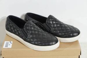 lot 139 image: NEW Steve Madden Ecentrcq Quilted Slip On Sneakers - Womens 9.5