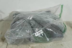 lot 175 image: 2 Gray Bath Towels