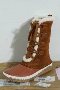 lot 162 image: NEW Journee Collection Comfort Foam Blizzard Winter Boots - Womens 11