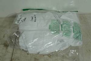lot 203 image: 8 Small White T-Shirts