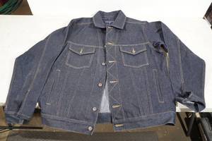 lot 239 image: Nautica Mens Large Jean Jacket