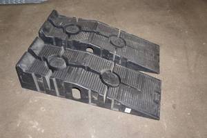 lot 68 image: Heavy Duty Plastic Automotive Ramps