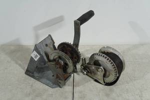lot 80 image: 2 Trailer Winches