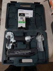 lot 9 image: Hitachi Brad Nailer