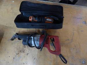 lot 31 image: Milwaukee Sawzall & Ridged Multi Tool With No Attachments