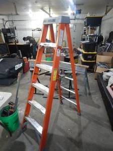 lot 35 image: Keller 300 LB. 6 Ft. Ladder