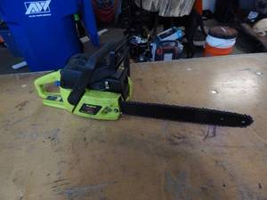 lot 43 image: Poulan Wood Shark Model 1950 Chain Saw With 16 Bar (Runs)
