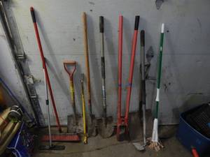 lot 47 image: Assorted Hand Tools