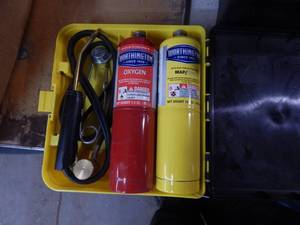 lot 49 image: Magtorch Set (Like New)