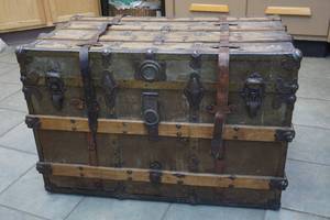 travel trunk