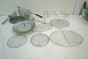strainers and roasting plates