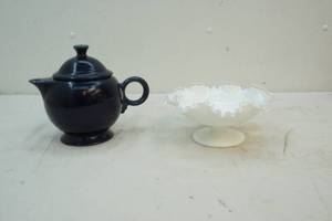 ribbon dish and water pot