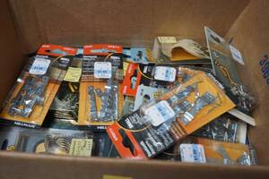 picture frame hardware