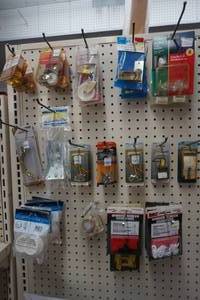 picture hardware