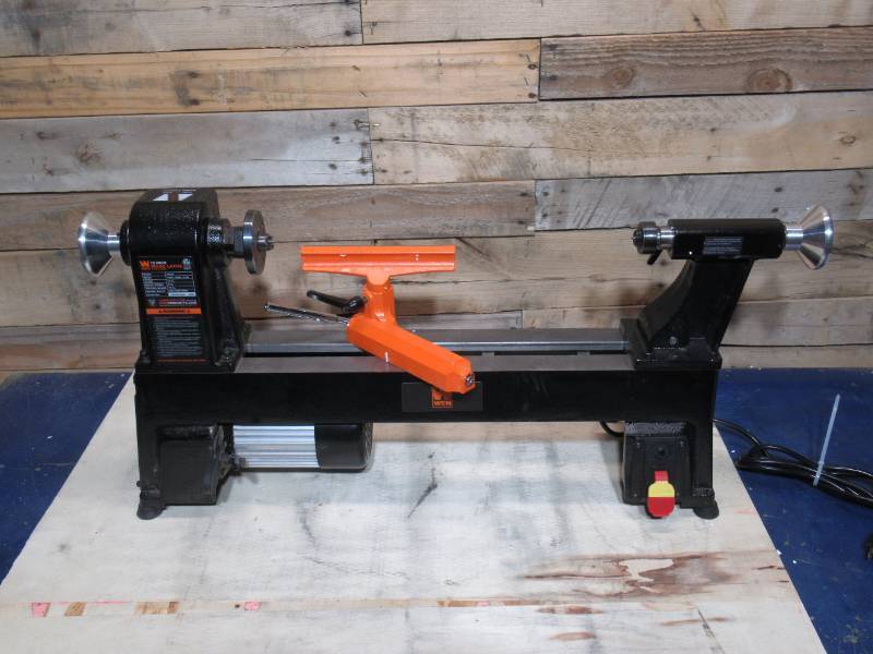 lot 4 image: WEN 3424T 4.5-Amp 12-Inch by 18-Inch 5-Speed Benchtop Wood Lathe