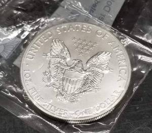 2015 AMERICAN SILVER EAGLE 1 TROY OZ .999 FINE SILVER SEALED