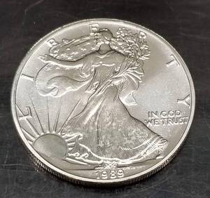 1989 AMERICAN SILVER EAGLE 1 TROY OZ .999 FINE SILVER DOLLAR
