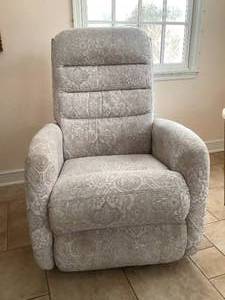 La-Z-Boy Power Recliner & Remote