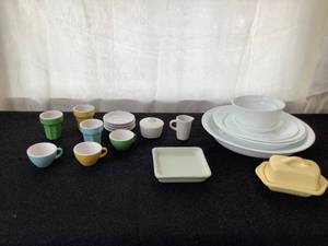 Misc. Dishware Set