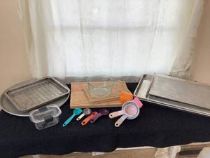 23 Pc. Baking Set