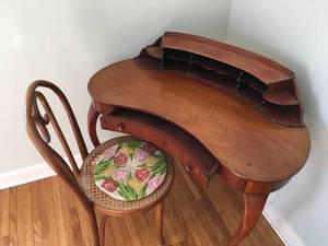 Secretary Desk w Chair