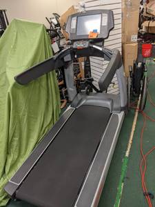 lot 21 image: Life Fitness 95T Motion Treadmill F...