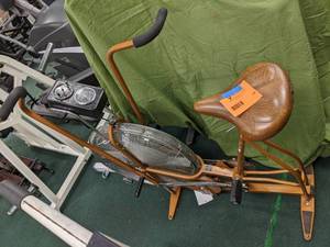 lot 65 image: Excelsior Fitness Equipment Tonka S...