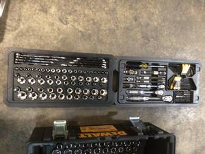 Mechanics Tool Set (226-Piece) with TOUGHSYSTEM 22 in. Medium Tool Box by DEWALT Customer Returns See Pictures