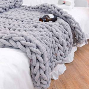 lot 154 image: Zyhappk Handwoven Soft Chunky Knit Chenille Throw Blanket, Gray, 47 x 60
