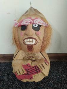 lot 65 image: Coconut Statue